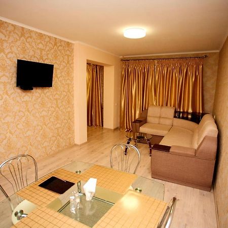 Poltava Luxury Apartments Almazniy Trade Center エクステリア 写真