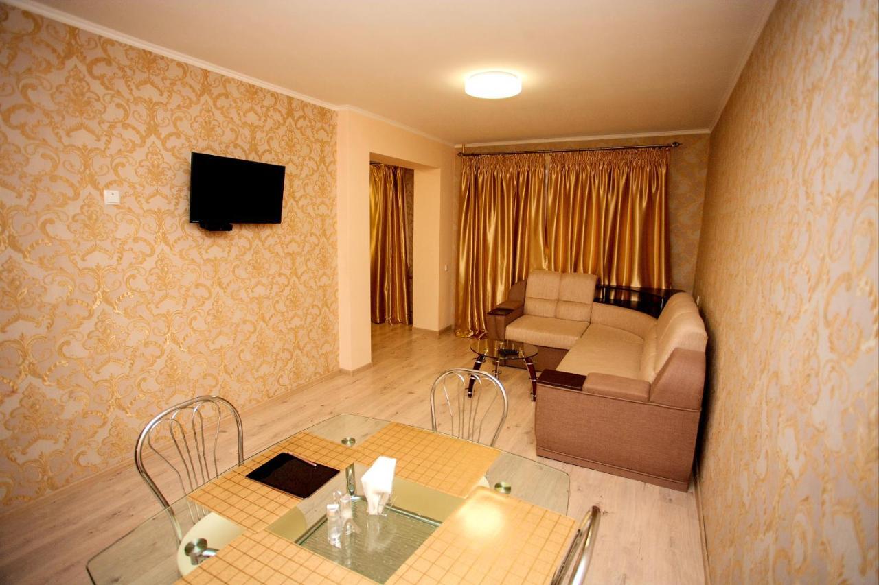 Poltava Luxury Apartments Almazniy Trade Center エクステリア 写真